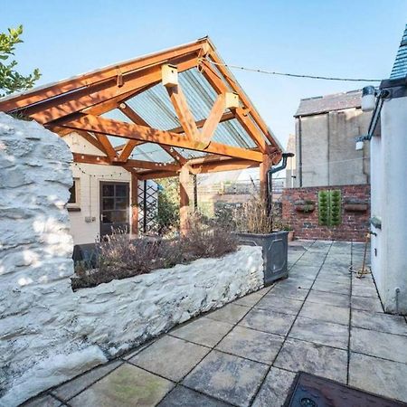 Cosy Welsh Cottage In St Davids Centre With Garden Exterior photo