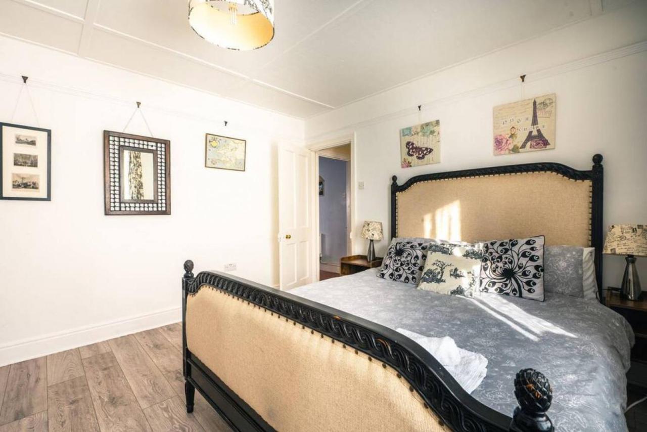 Cosy Welsh Cottage In St Davids Centre With Garden Exterior photo