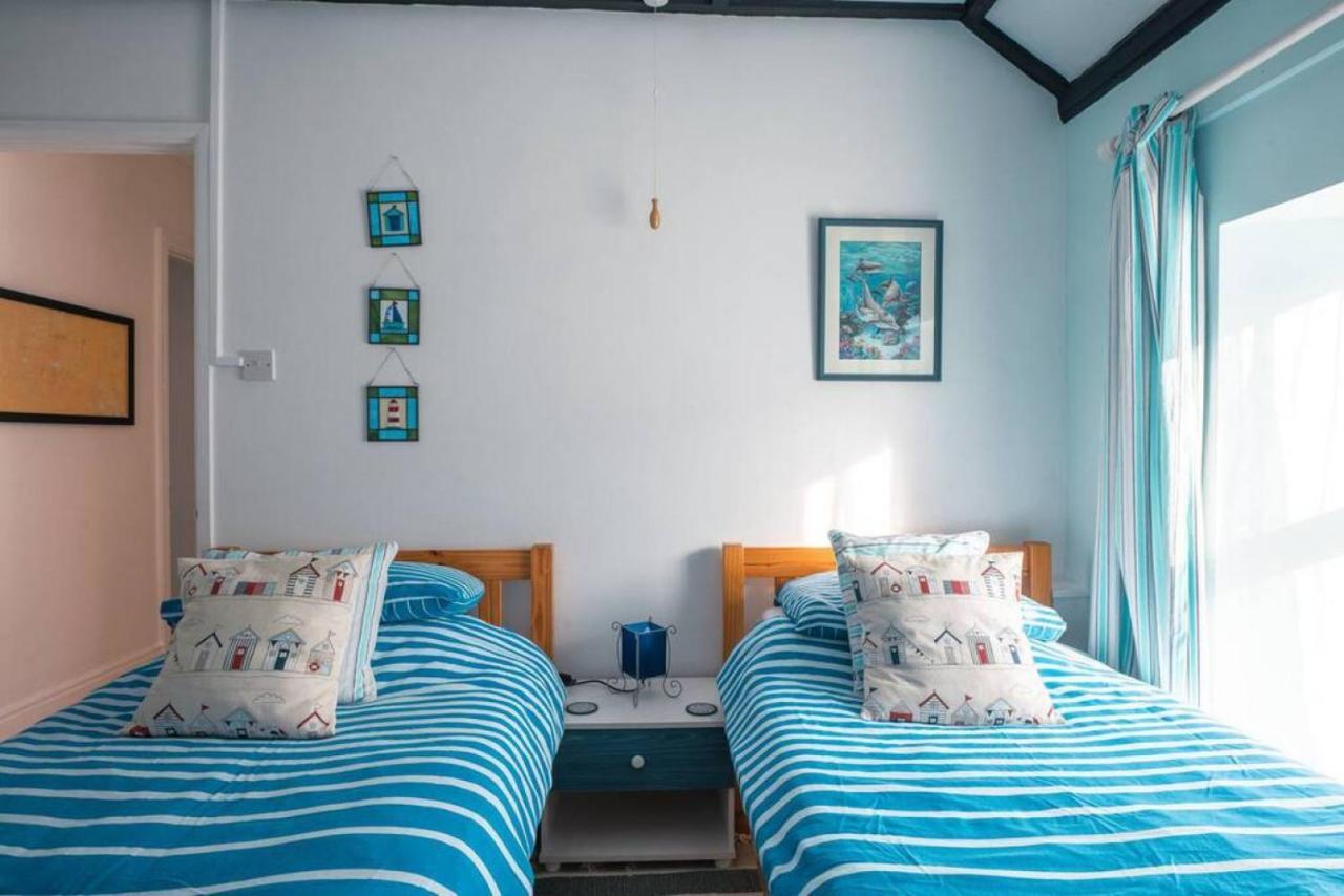 Cosy Welsh Cottage In St Davids Centre With Garden Exterior photo