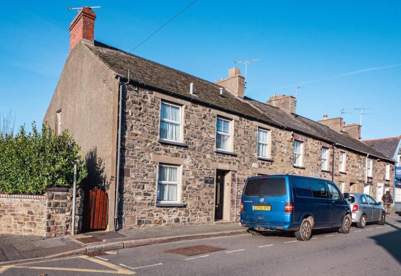 Cosy Welsh Cottage In St Davids Centre With Garden Exterior photo