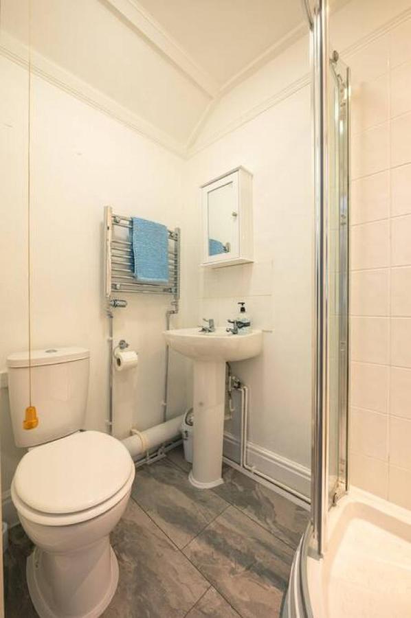 Cosy Welsh Cottage In St Davids Centre With Garden Exterior photo